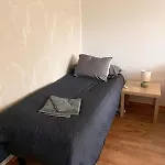 Cozy With Free Parking Appartamento